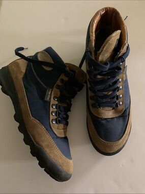 Women’s Gore-Tex Tan and Navy Hiking Boots - Rugged Outdoor Footwear